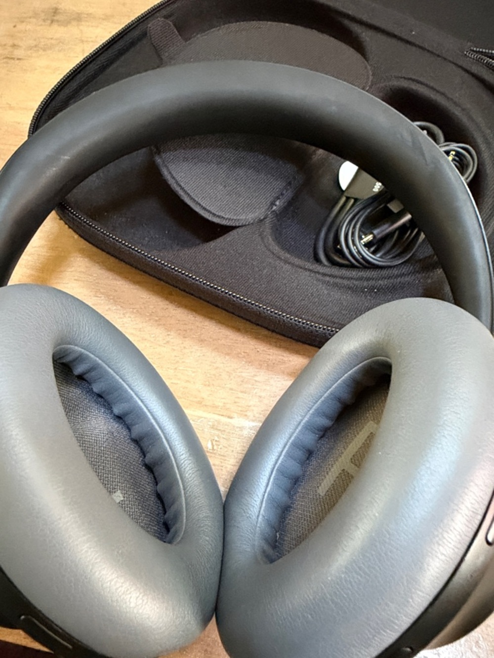 Bose 700 headphones - Picture 9 of 9